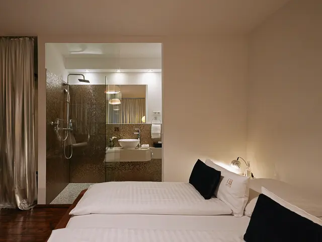 Andreas Ganther - Steve Mc Queen Room — room at 18Arts Hotel, Köln — photo 3 of 5