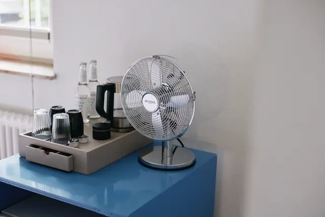 Ira Scott Bartell  - Room Machine — room at 18Arts Hotel, Köln — photo 4 of 5
