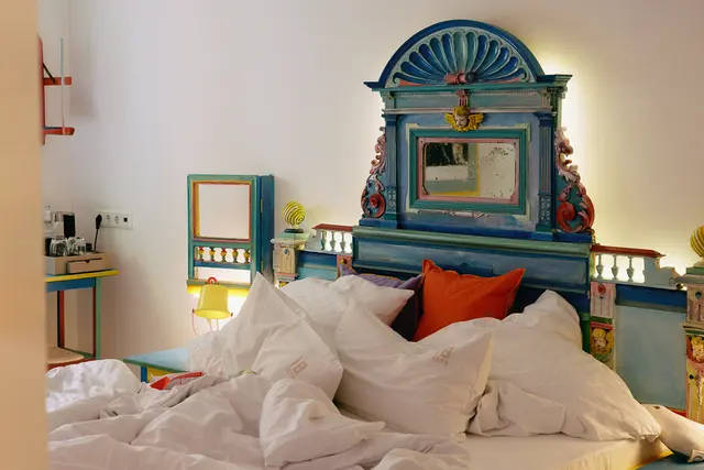Reiner Bergmann - Fairy tale room — room at 18Arts Hotel, Köln — photo 5 of 6