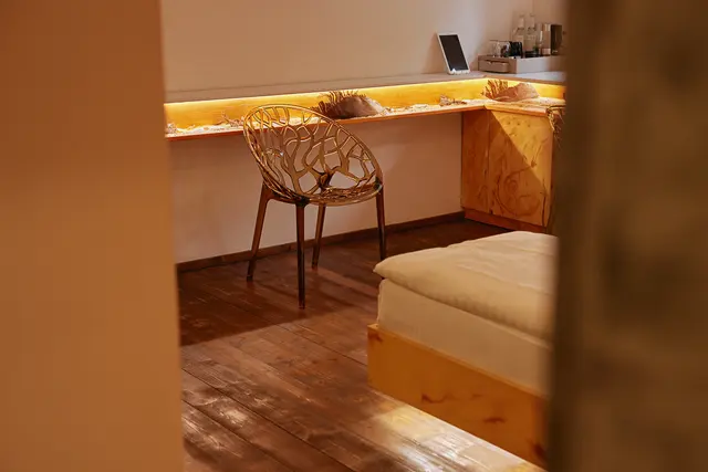 Renate Müller-Drehsen - Bernsteinroom reloaded — room at 18Arts Hotel, Köln — photo 2 of 5