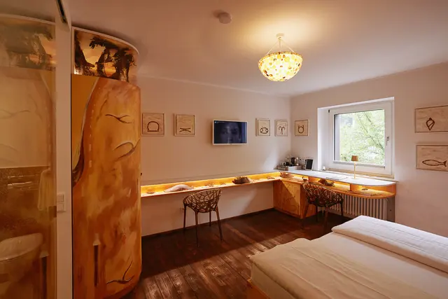 Renate Müller-Drehsen - Bernsteinroom reloaded — room at 18Arts Hotel, Köln — photo 3 of 5