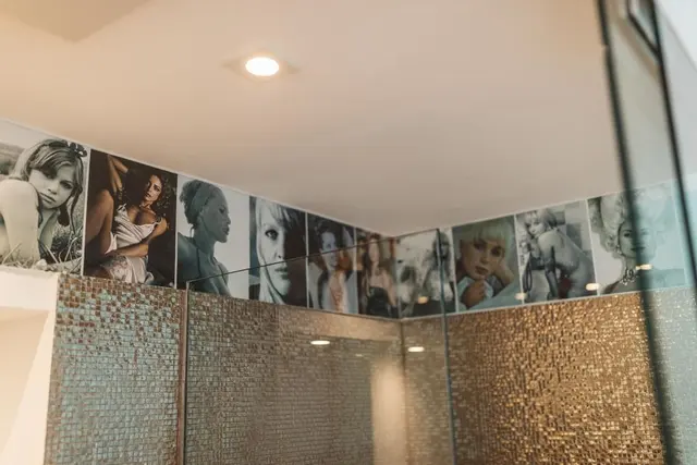 Roger Fritz - Media Movies — room at 18Arts Hotel, Köln — photo 6 of 7
