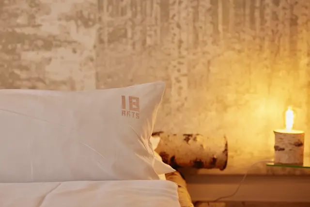 Thomas Baumgärtel - Paradise room — room at 18Arts Hotel, Köln — photo 2 of 6