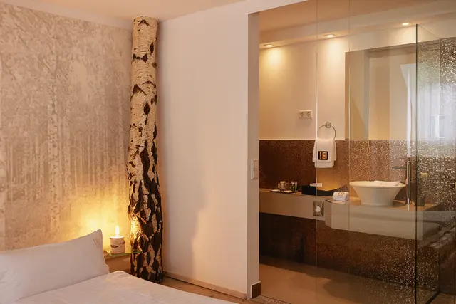 Thomas Baumgärtel - Paradise room — room at 18Arts Hotel, Köln — photo 6 of 6