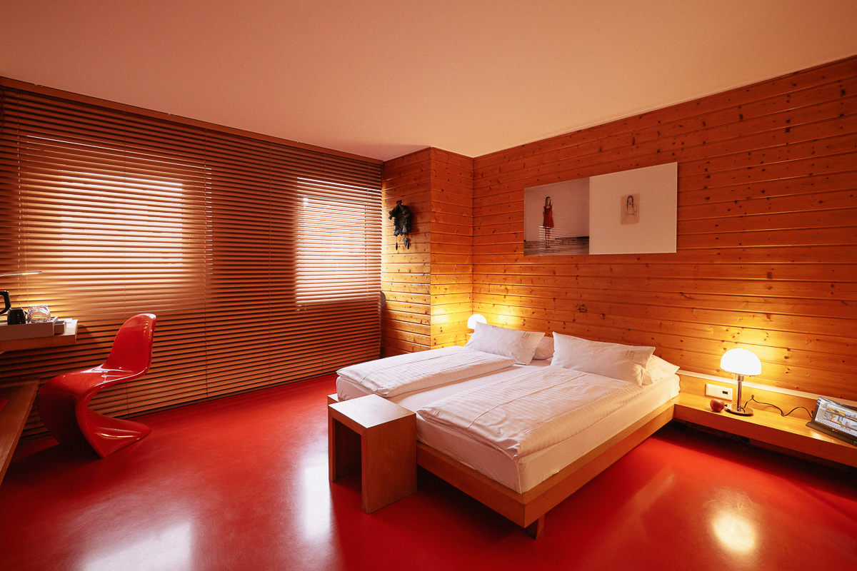 Ulrike Siecaup - Home Country Room – 18Arts Hotel