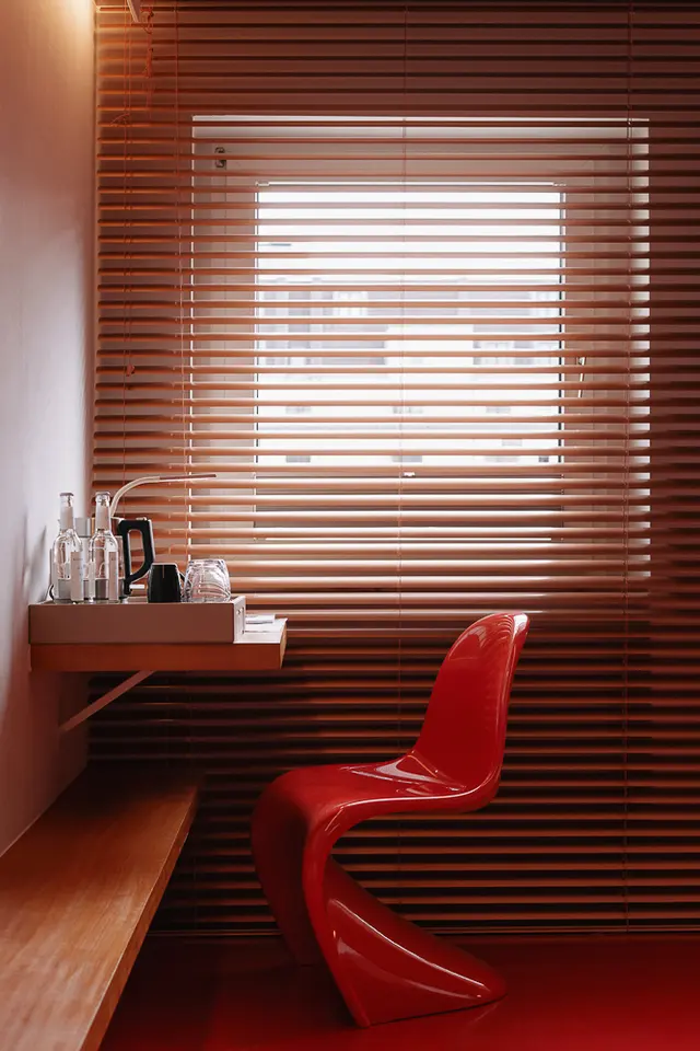 Ulrike Siecaup - Home Country Room — room at 18Arts Hotel, Köln — photo 5 of 6