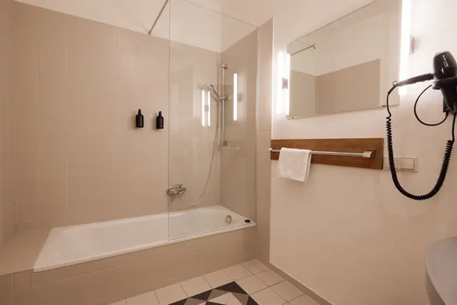 ahead juniorsuite — room at ahead burghotel, Lenzen/Elbe — photo 7 of 7