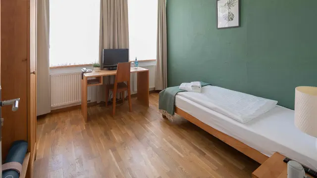 eco single room | historical castle school – ahead burghotel