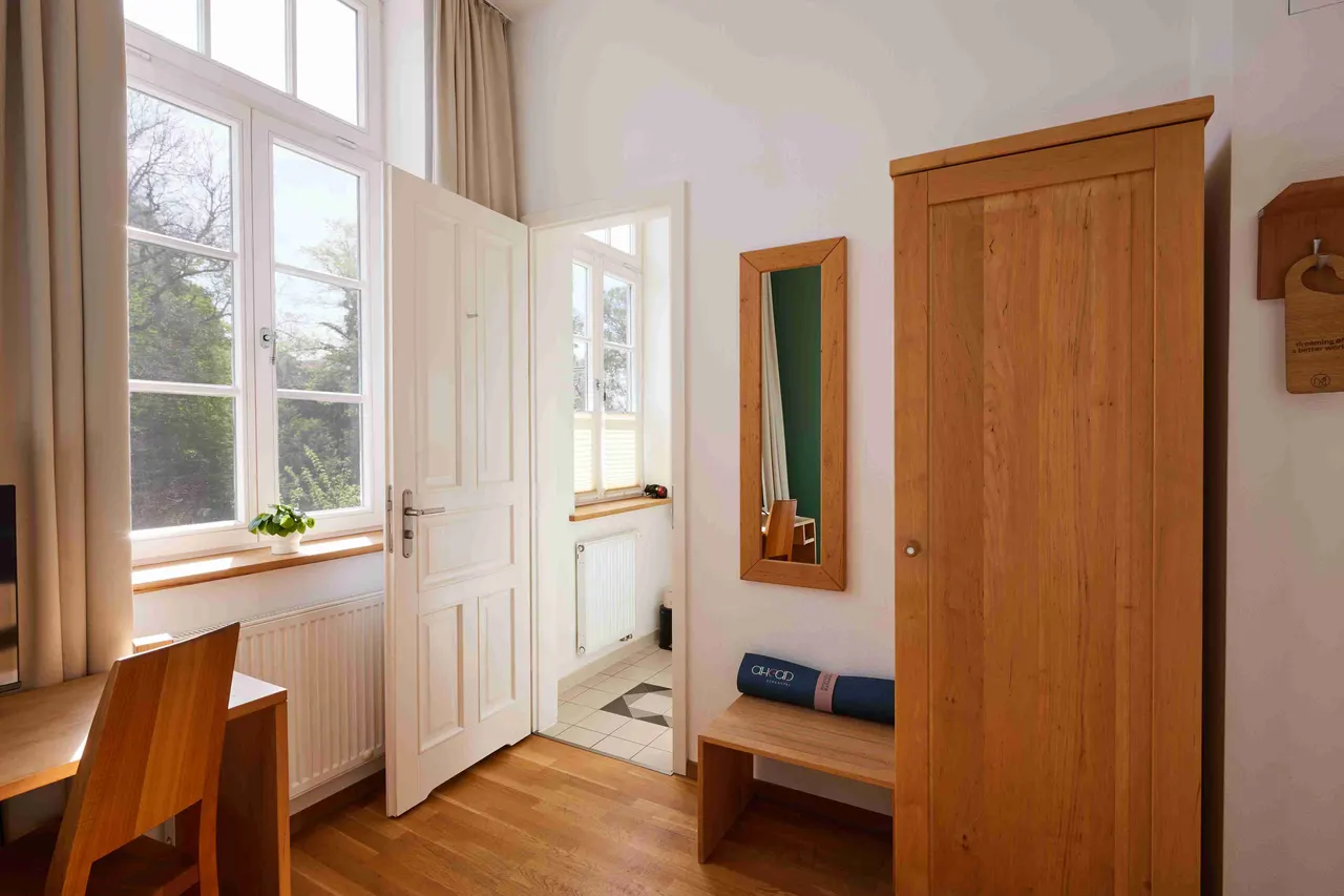 eco single room | view of the castle garden – ahead burghotel Lenzen/Elbe