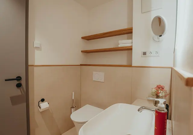 2 Bedrooms Connecting through entrance — room at Biohotel WildLand, Wietze — photo 9 of 10
