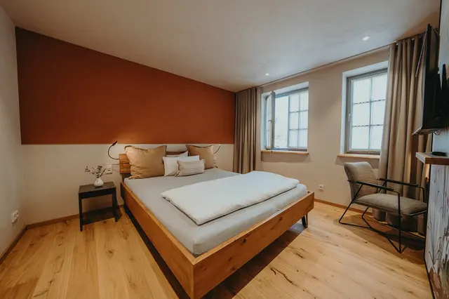 Doppelzimmer mit Überlängebett — Biohotel WildLand, Wietze (3/4)