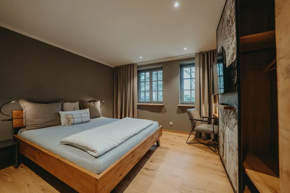 Double room with oversize bed first floor – Biohotel WildLand