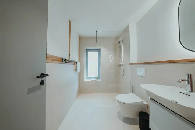 Double room with oversize bed ground floor — Biohotel WildLand, Wietze (3/3)