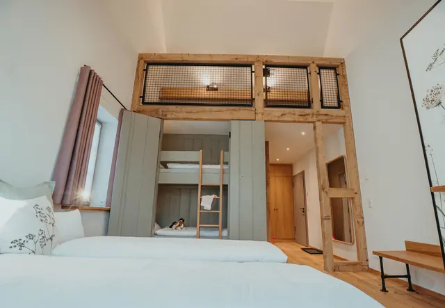 Family Room with bathtub 1. Floor – Biohotel WildLand