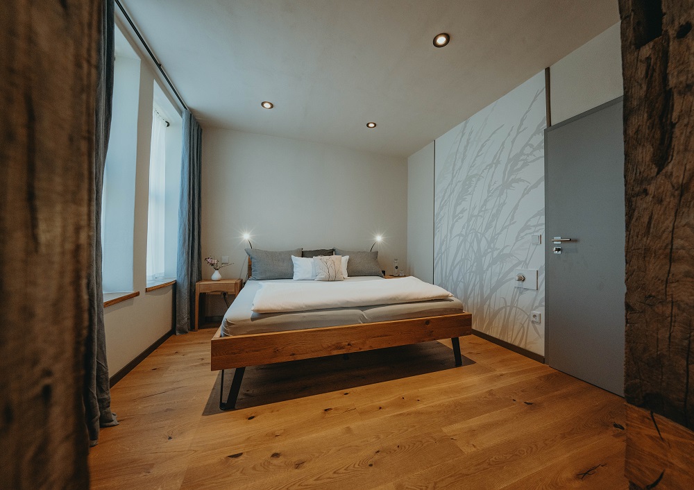 Historic double room with meadow view — room at Biohotel WildLand, Wietze — photo 2 of 4