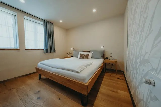Besonderes Doppelzimmer mit großer Dusche — Biohotel WildLand, Wietze (4/5)