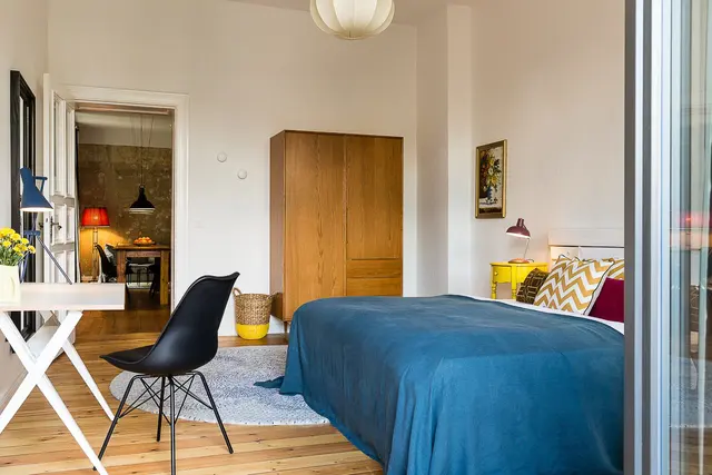 Deluxe Apartment | 2 Bedrooms | Balcony and City View — apartment at Brilliant Apartments , Berlin — photo 2 of 5