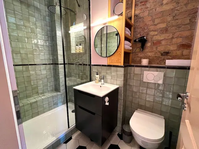 Superior Apartment | 2 Bedroom | Balcony on low floor — apartment at Brilliant Apartments , Berlin — photo 3 of 4