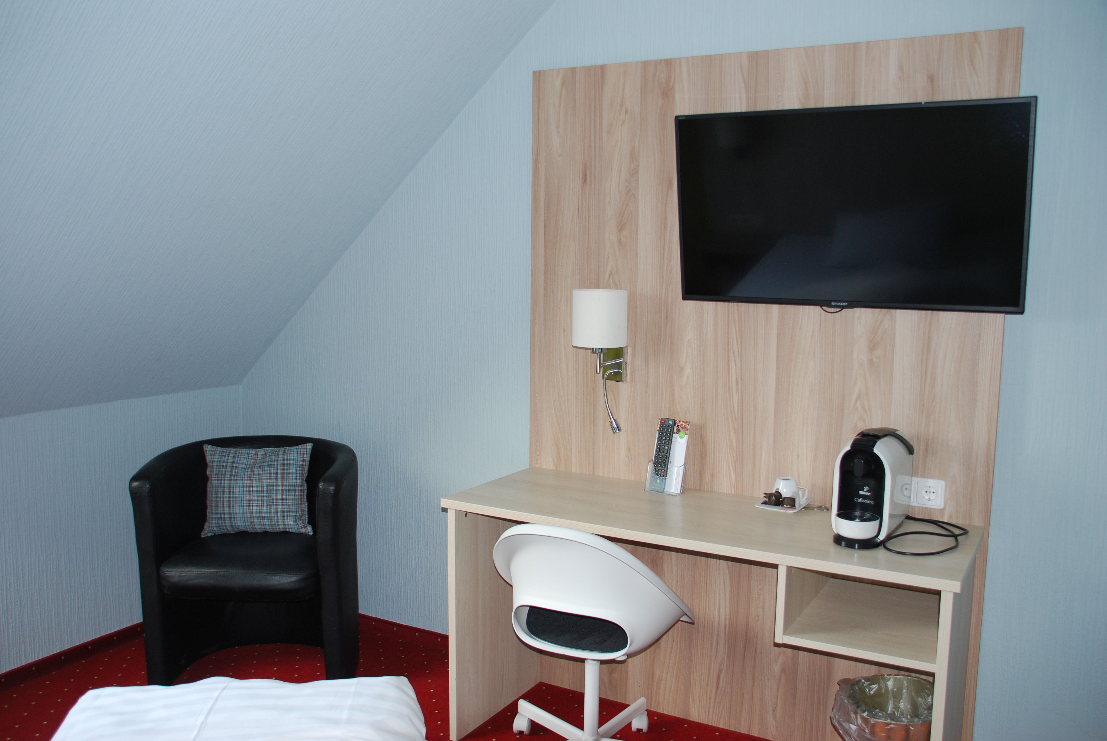 Classic | Attic and Backside Facing — room at City Hotel Meckenheim, Meckenheim — photo 2 of 2