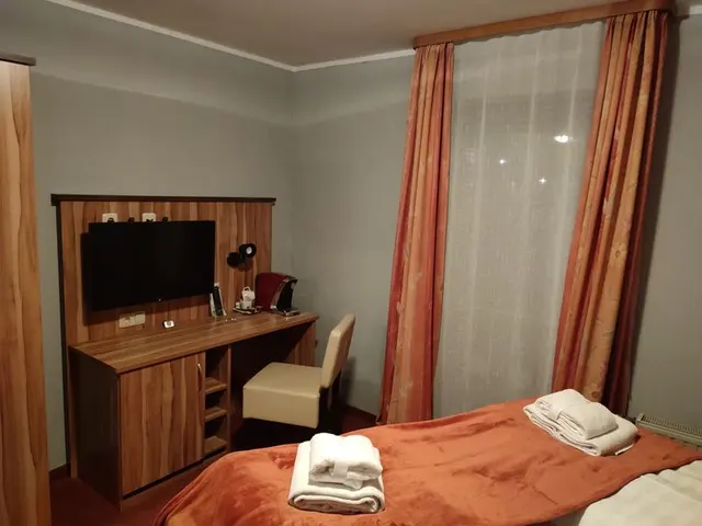 Classic | Doppelbett mit Naturblick — City Hotel Meckenheim, Meckenheim (2/2)