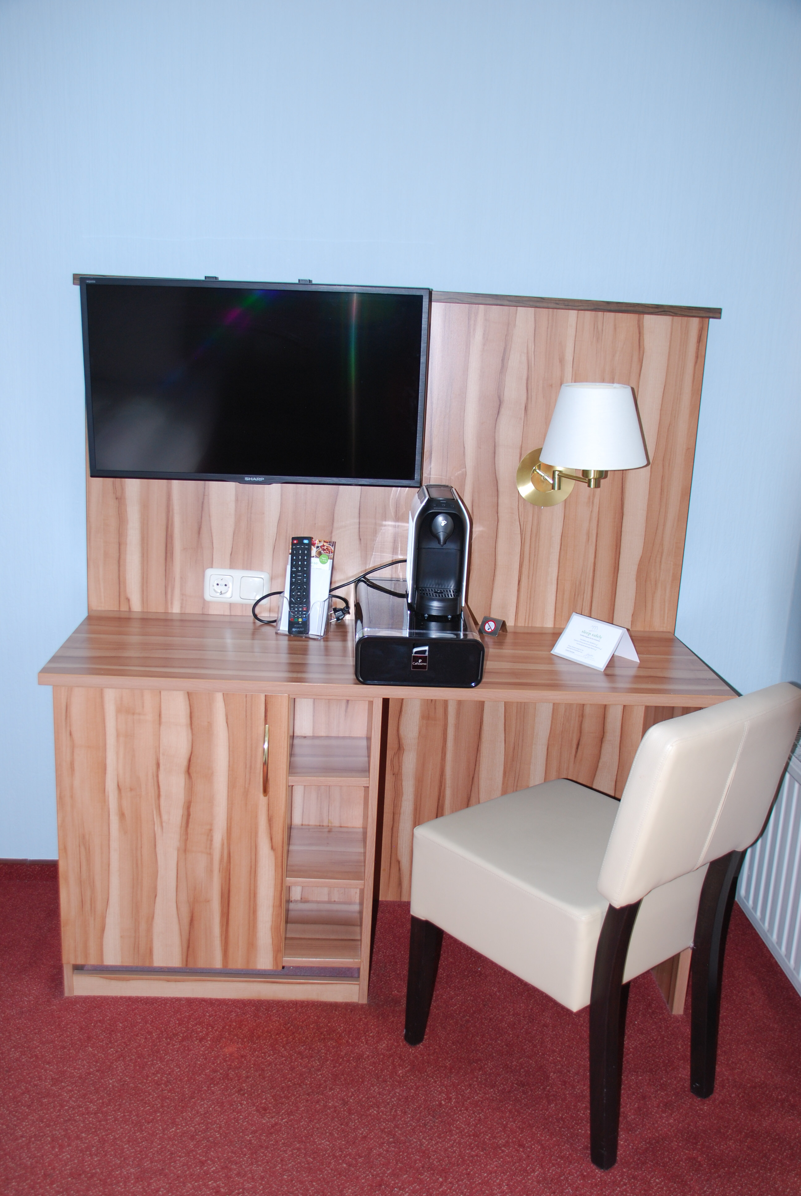 Classic |  Extra large double bed — room at City Hotel Meckenheim, Meckenheim — photo 3 of 3