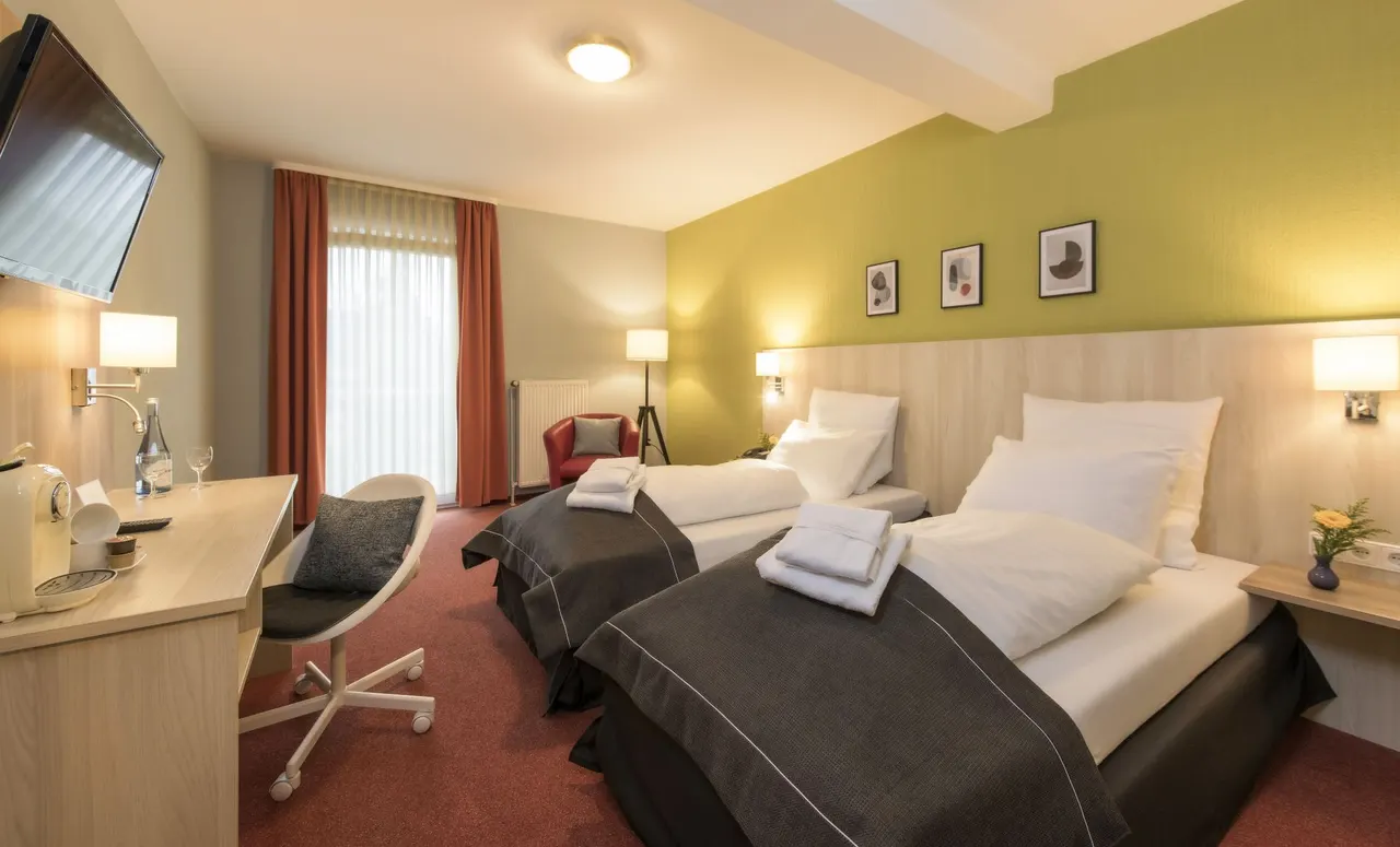 Classic Renovated  | 2 Rooms Next to each other  – City Hotel Meckenheim