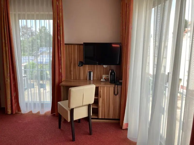 Classic | Separate Living Room – City Hotel Meckenheim