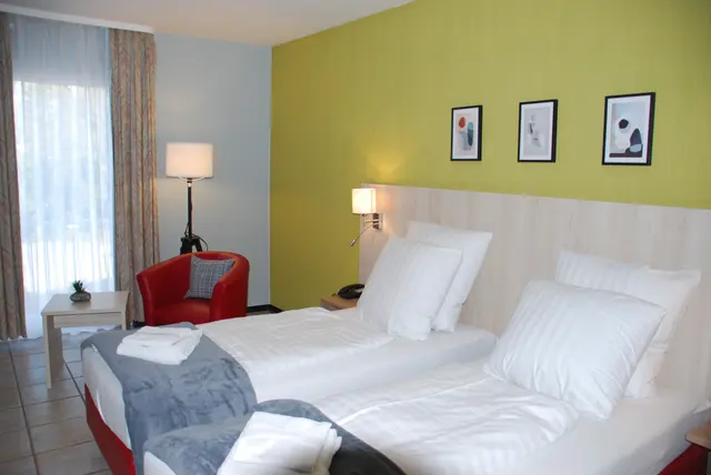 Classic | Twin Beds, Ground Floor and Tiled Floor – City Hotel Meckenheim