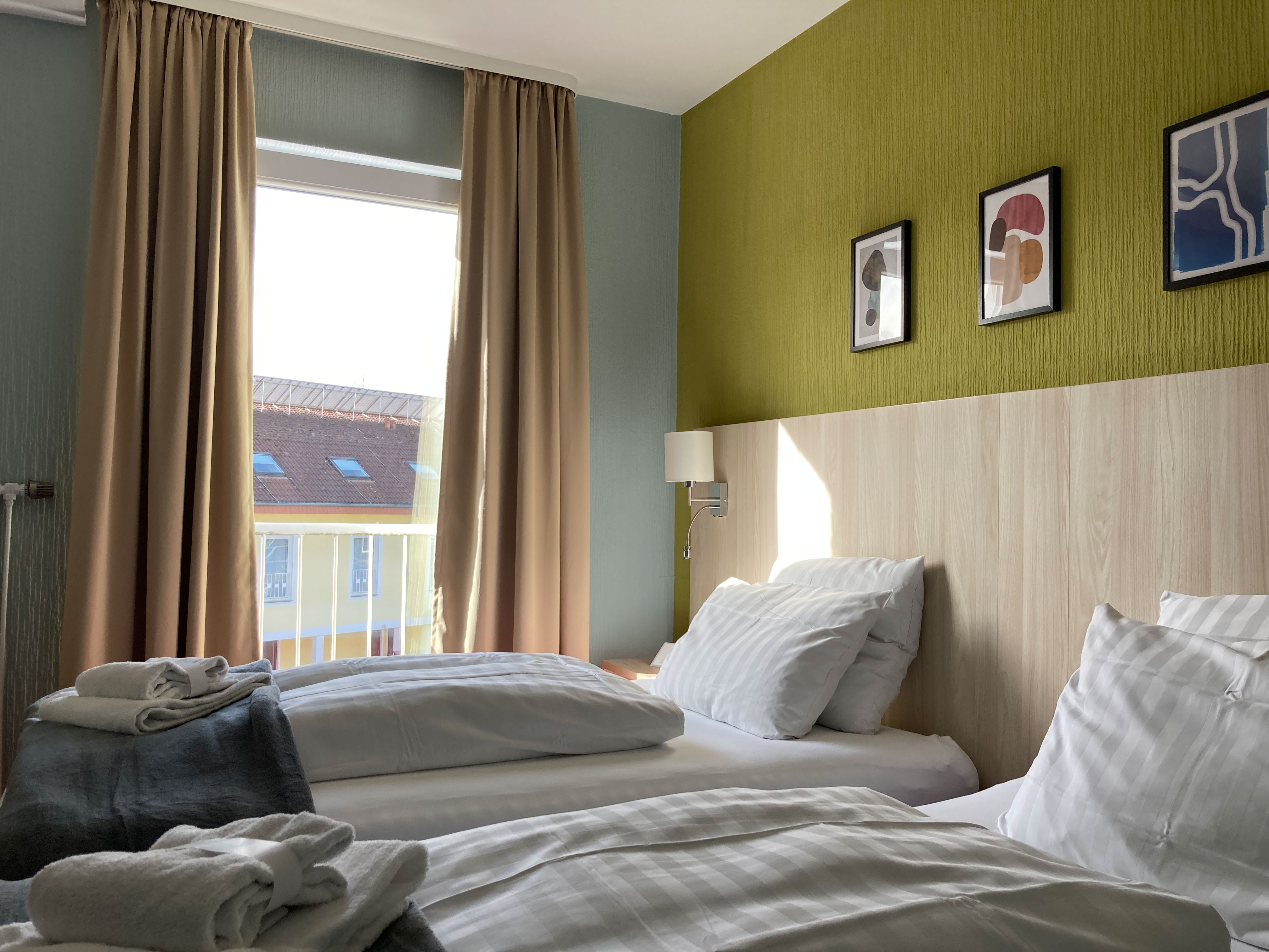Classic | Twin Beds in Main Building – City Hotel Meckenheim