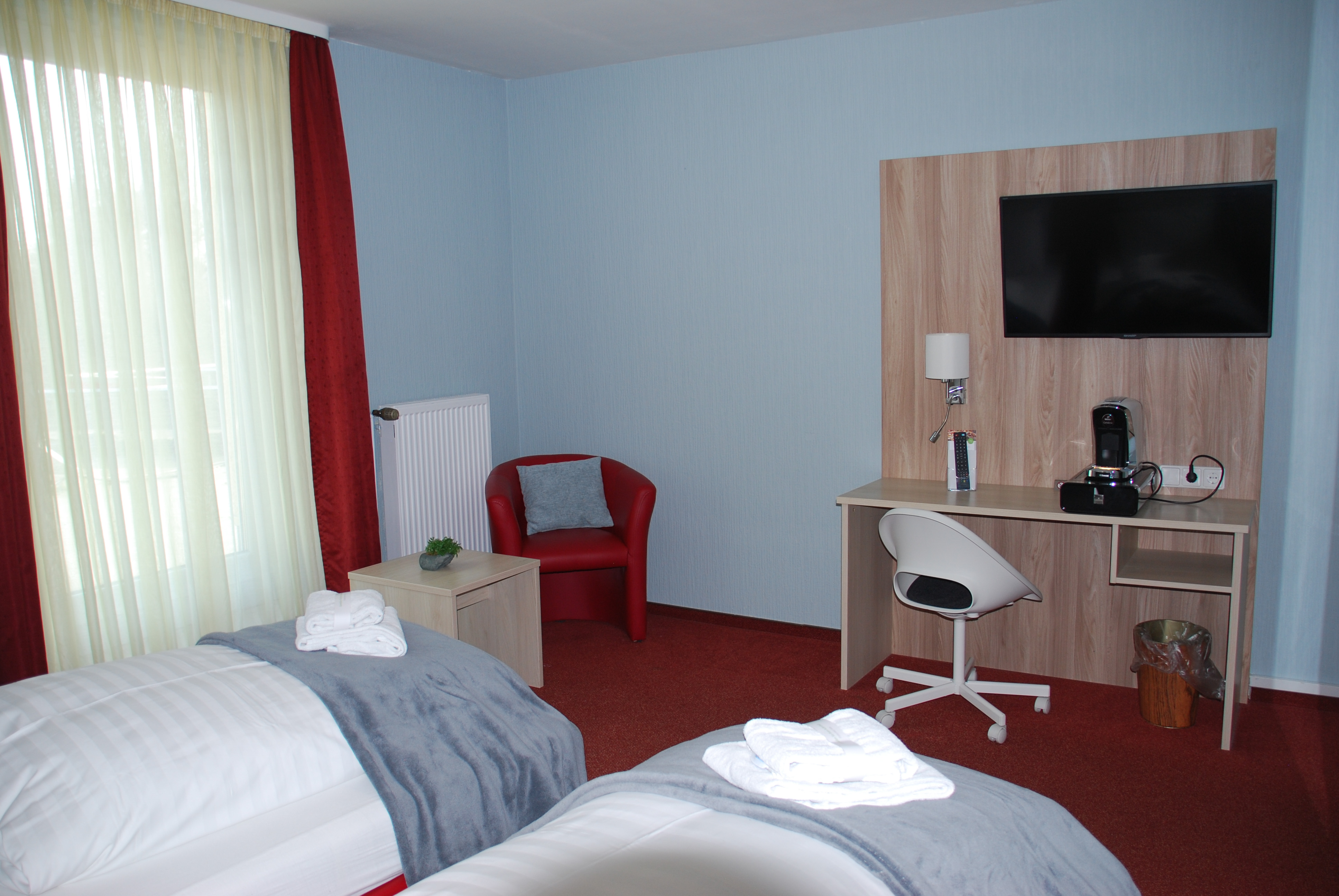 Classic | Twins with Bathtub — room at City Hotel Meckenheim, Meckenheim — photo 2 of 2