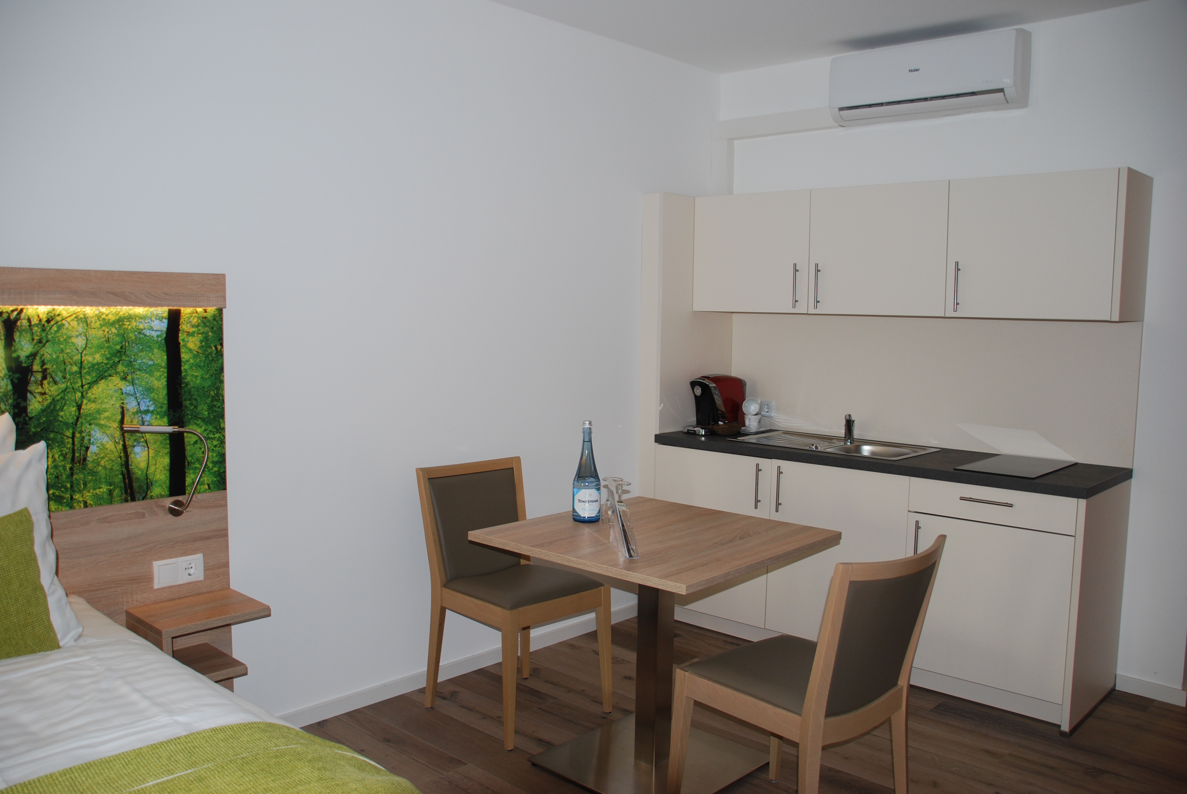 Deluxe |  Double Bed | Extra Quiet with Balcony — room at City Hotel Meckenheim, Meckenheim — photo 2 of 5