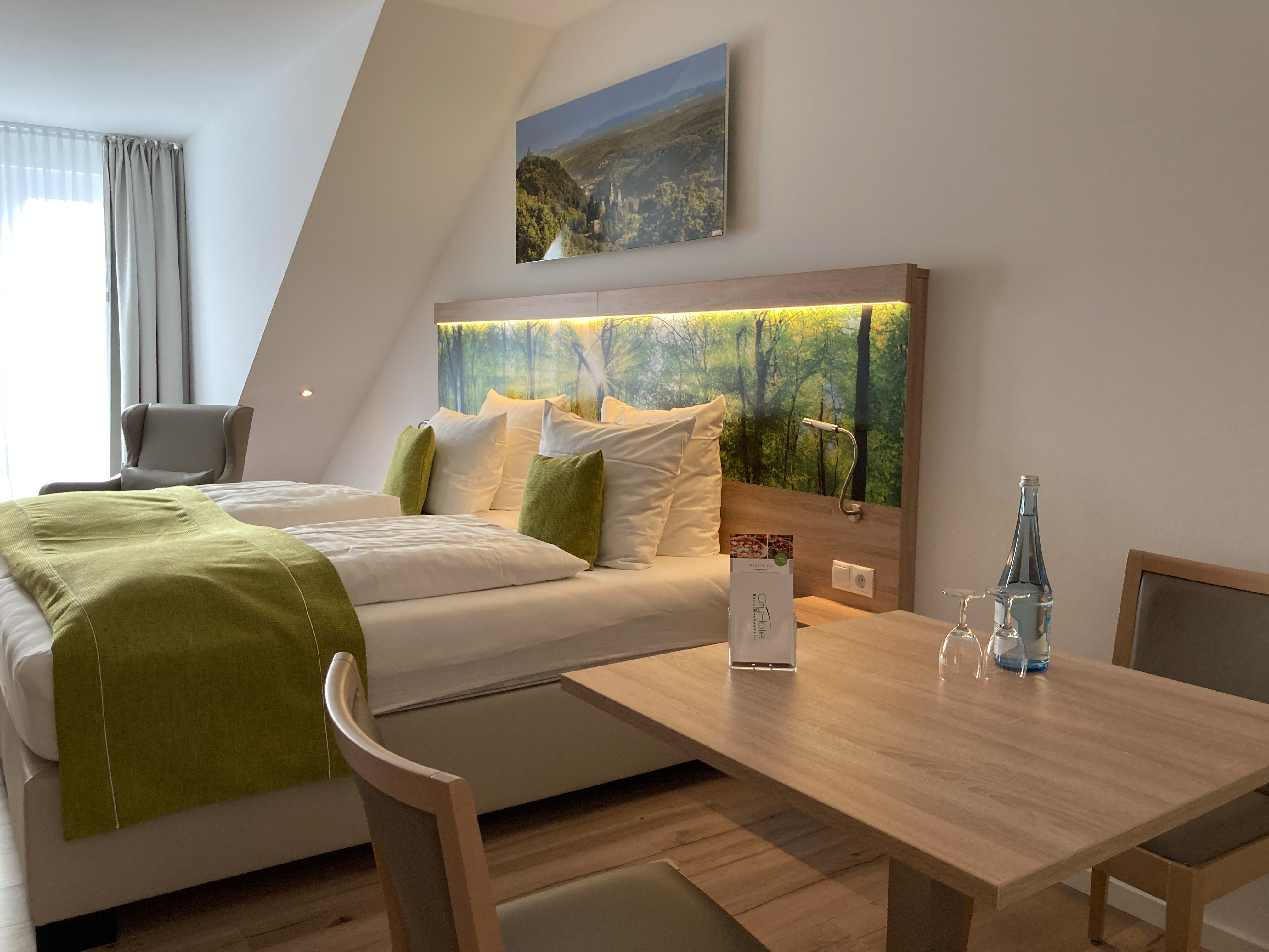 Deluxe | King Bed with Balcony and Extra Quiet – City Hotel Meckenheim