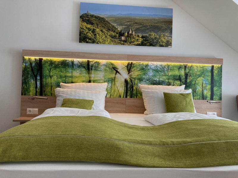 Deluxe | King Bed mit Balkon und Extra Ruhig — City Hotel Meckenheim, Meckenheim (2/7)