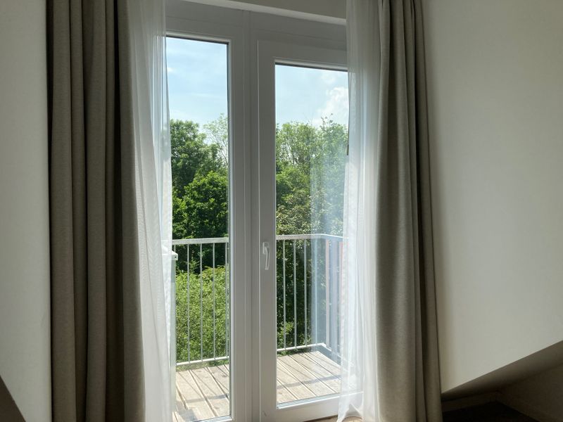Deluxe | King Bed mit Balkon und Extra Ruhig — City Hotel Meckenheim, Meckenheim (4/7)