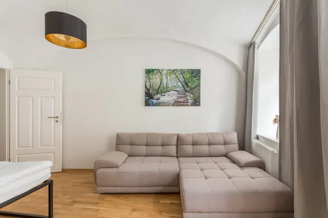 1 Bedroom | Naschmarkt | City view — accommodation at Cityswap Austria GmbH, Vienna — photo 4 of 16