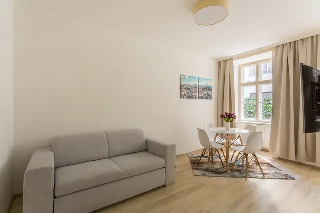 1 Bedroom | Naschmarkt | Garden view — accommodation at Cityswap Austria GmbH, Vienna — photo 2 of 12