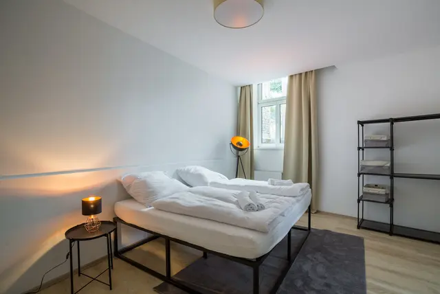 1 Bedroom | Naschmarkt | Garden view — accommodation at Cityswap Austria GmbH, Vienna — photo 6 of 12