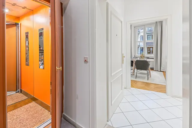 1 Bedroom | Old Town | Garden view | Top 1 — accommodation at Cityswap Austria GmbH, Vienna — photo 12 of 18