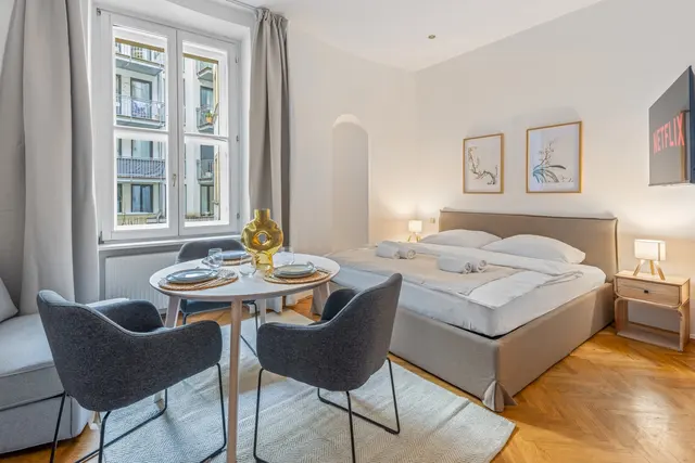 1 Bedroom | Old Town | Garden view | Top 1 — accommodation at Cityswap Austria GmbH, Vienna — photo 14 of 18