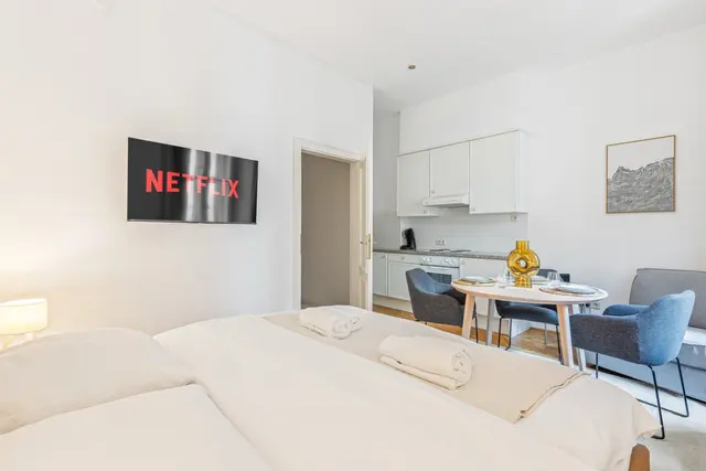 1 Bedroom | Old Town | Garden view | Top 1 — accommodation at Cityswap Austria GmbH, Vienna — photo 16 of 18