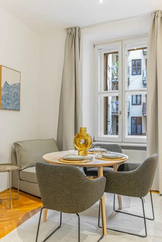 1 Bedroom | Old Town | Garden view | Top 1 — accommodation at Cityswap Austria GmbH, Vienna — photo 2 of 18