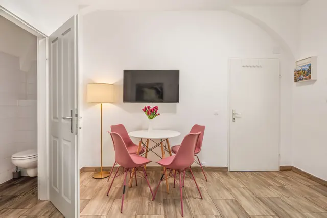 1 Bedroom | Prater Area | Garden view | Apt 5 — accommodation at Cityswap Austria GmbH, Vienna — photo 12 of 18
