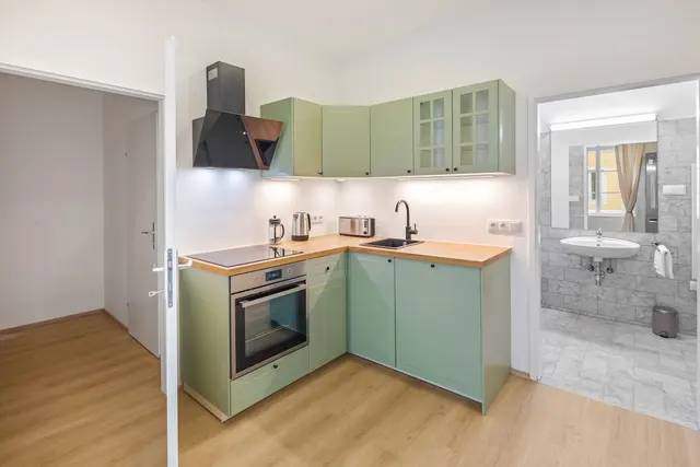 1 Bedroom | Vienna Center | Garden view — accommodation at Cityswap Austria GmbH, Vienna — photo 6 of 10
