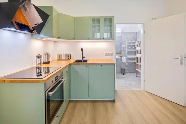 1 Bedroom | Vienna Center | Garden view — accommodation at Cityswap Austria GmbH, Vienna — photo 7 of 10