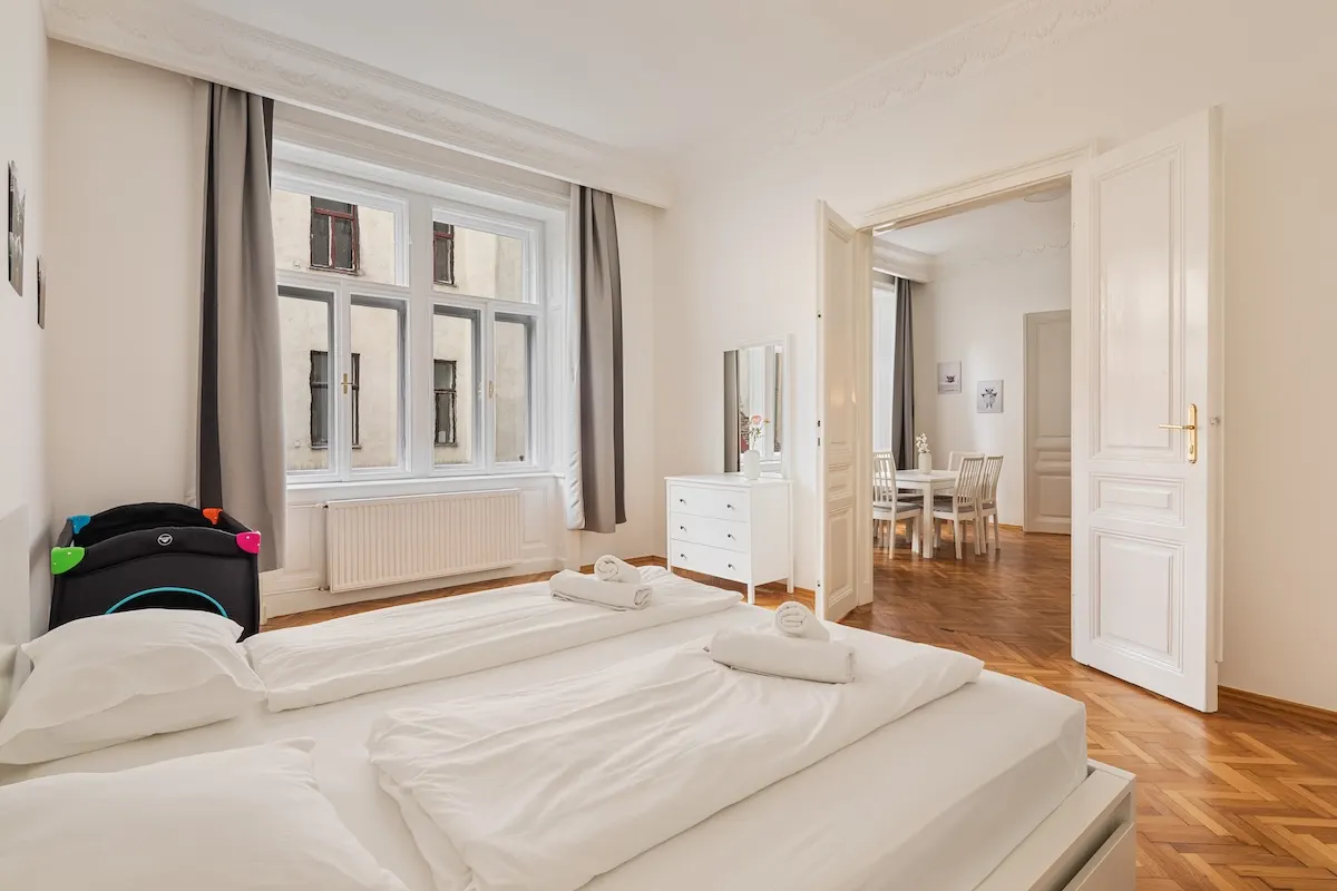 2 Bedroom | Naschmarkt | Garden view | Low Floor – Cityswap Austria GmbH Vienna