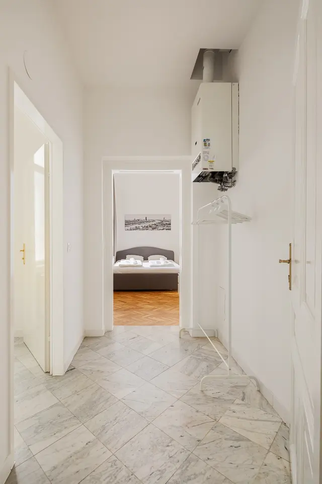 2 Bedroom | Naschmarkt | Garden view | Low Floor — accommodation at Cityswap Austria GmbH, Vienna — photo 10 of 15