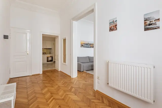 2 Bedroom | Naschmarkt | Garden view | Low Floor — accommodation at Cityswap Austria GmbH, Vienna — photo 5 of 15