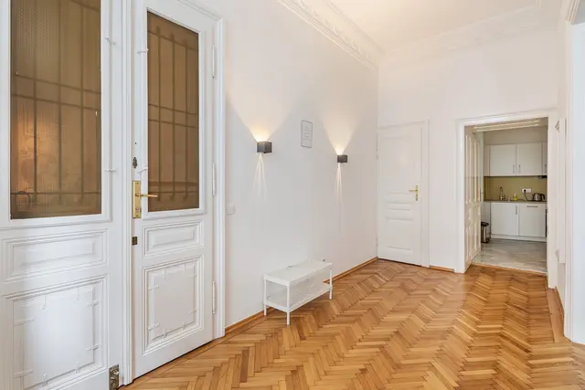 2 Bedroom | Naschmarkt | Garden view | Low Floor — accommodation at Cityswap Austria GmbH, Vienna — photo 6 of 15