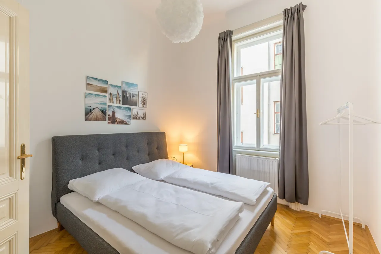 2 Bedroom | Naschmarkt | Garden view | Middle Floor – Cityswap Austria GmbH Vienna