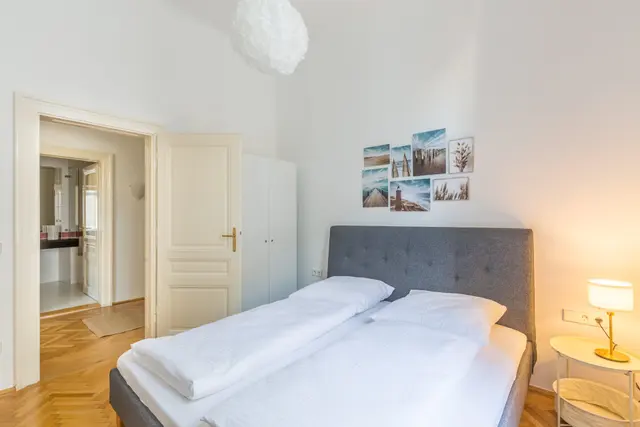 2 Bedroom | Naschmarkt | Garden view | Middle Floor — accommodation at Cityswap Austria GmbH, Vienna — photo 4 of 10